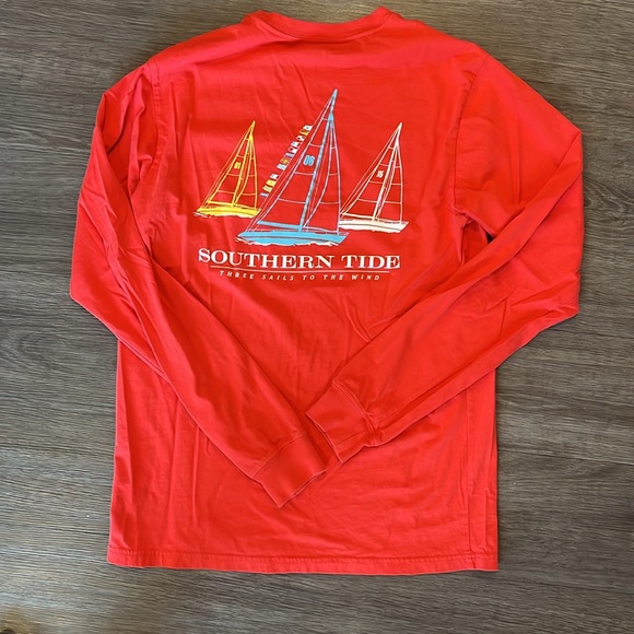 Southern Tide sailboat sleeve pocket tee - Picture 5 of 6